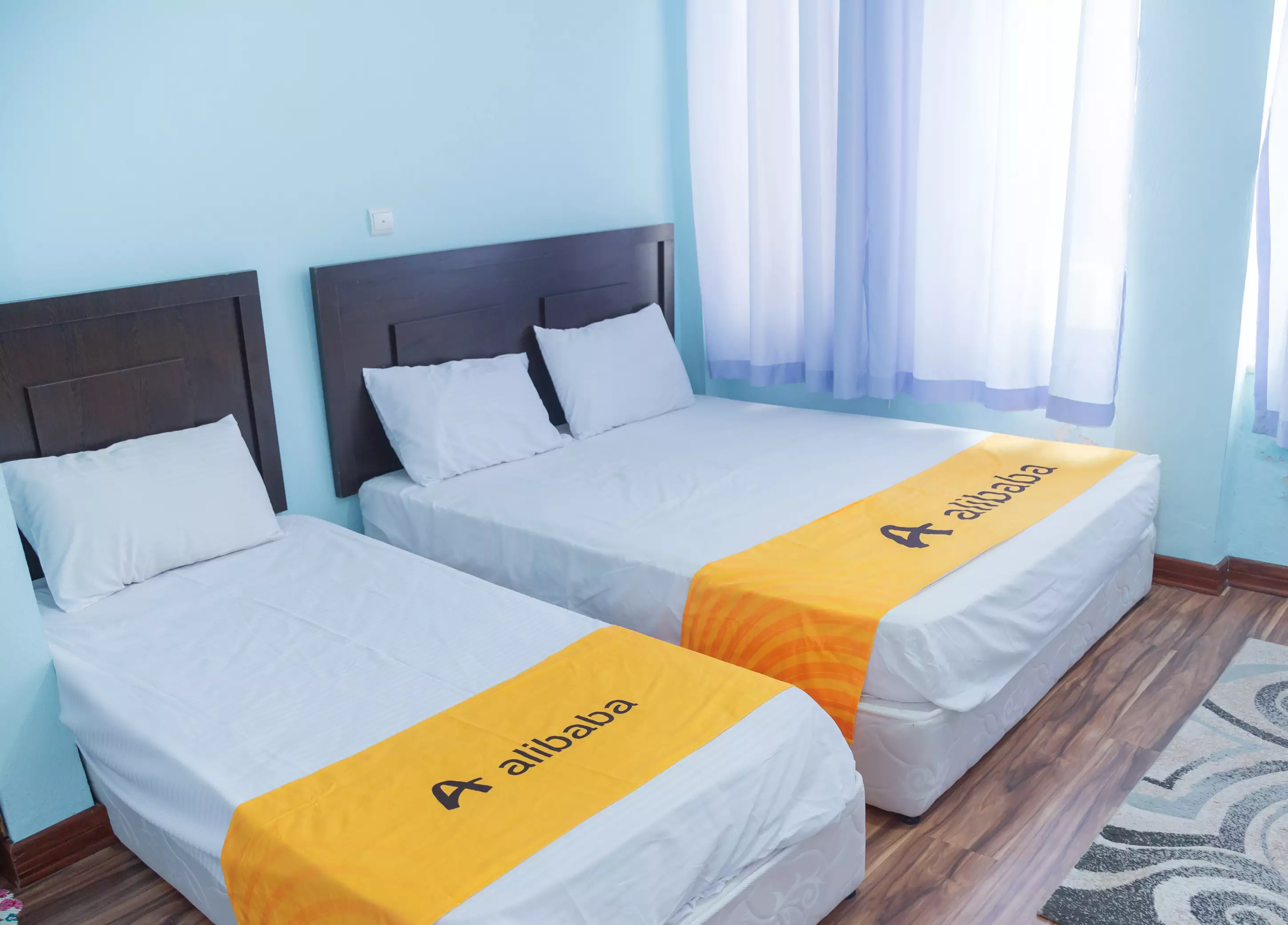 Alibaba https://cdn.alibaba.ir/ostorage/hotel-accommodation-images/6963533846ae9d8e6fb49932_ایران زمین - اتاق سه تخته.webp